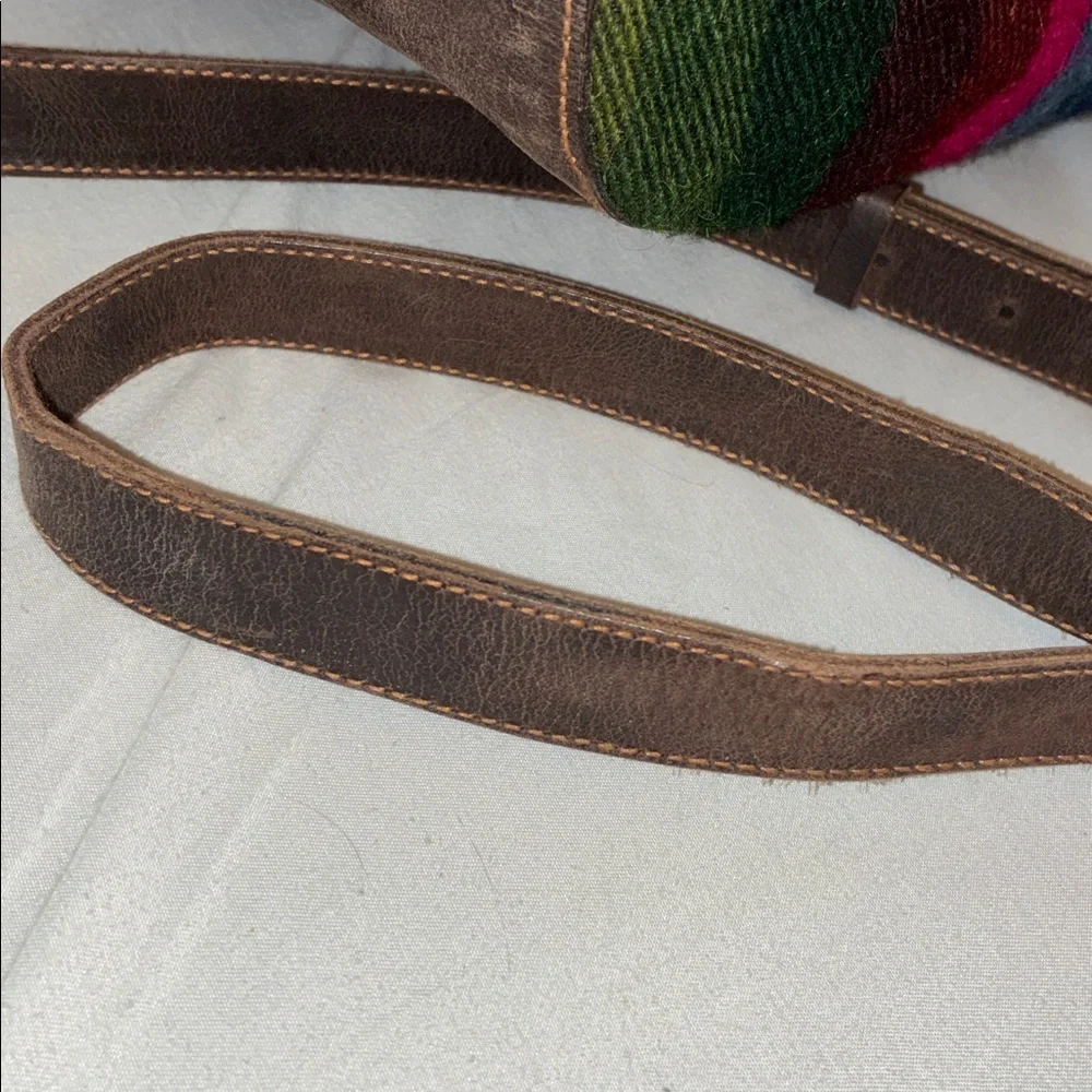 The White Yak Brown Leather Messenger Bag with Multicolor Stripes‎